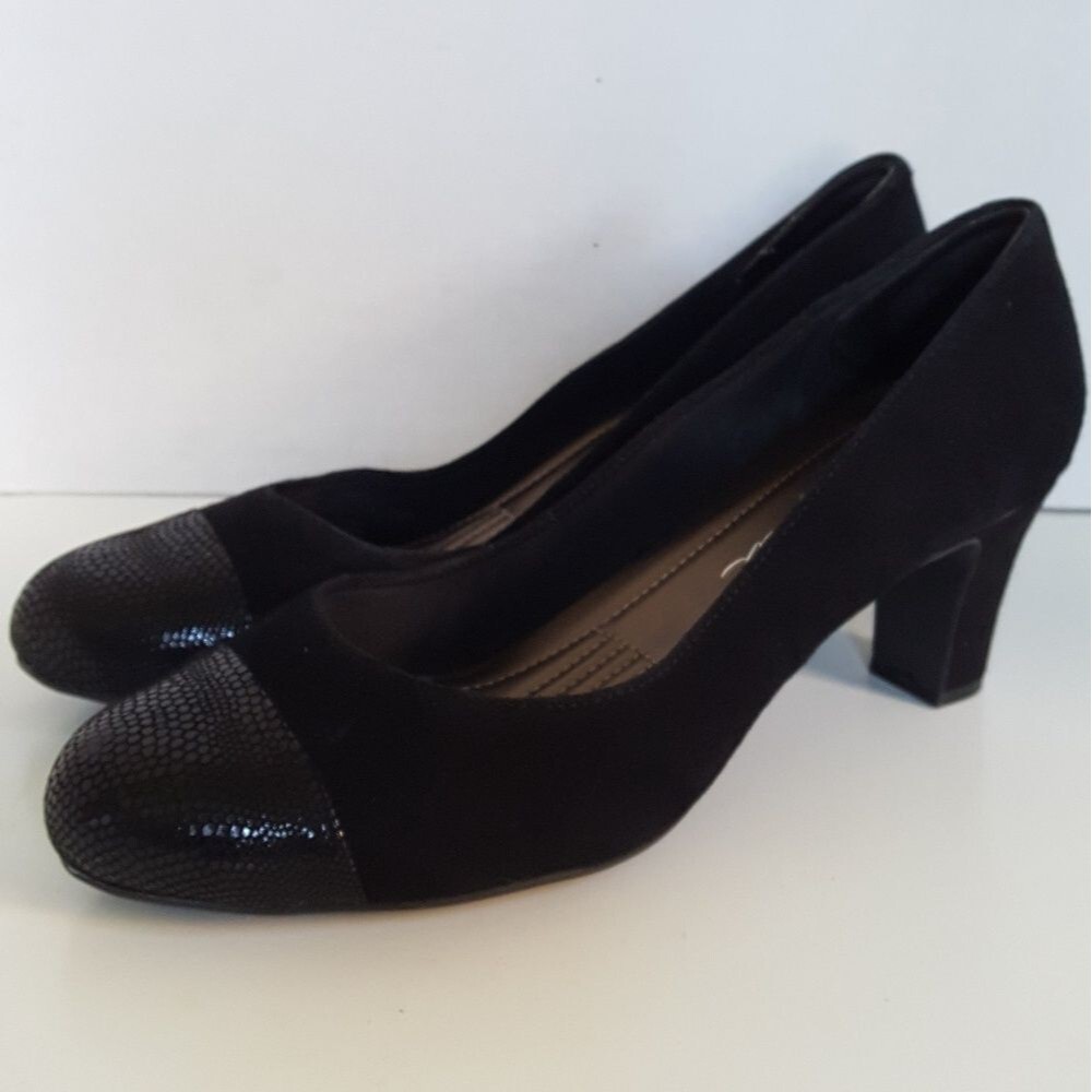 Easy Spirit Black Cap Toe Suede Pump Size: 8.5